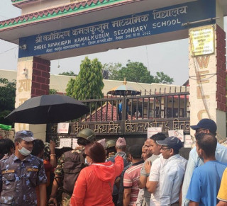 आचारसंहिता उल्लंघनमा रास्वपाले माफी मागेपछि मतदान पुनः सुरु