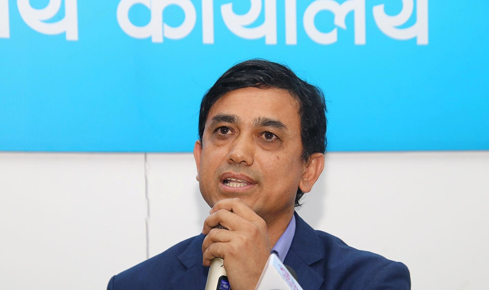रास्वपाका सांसद श्रेष्ठ पदमुक्त