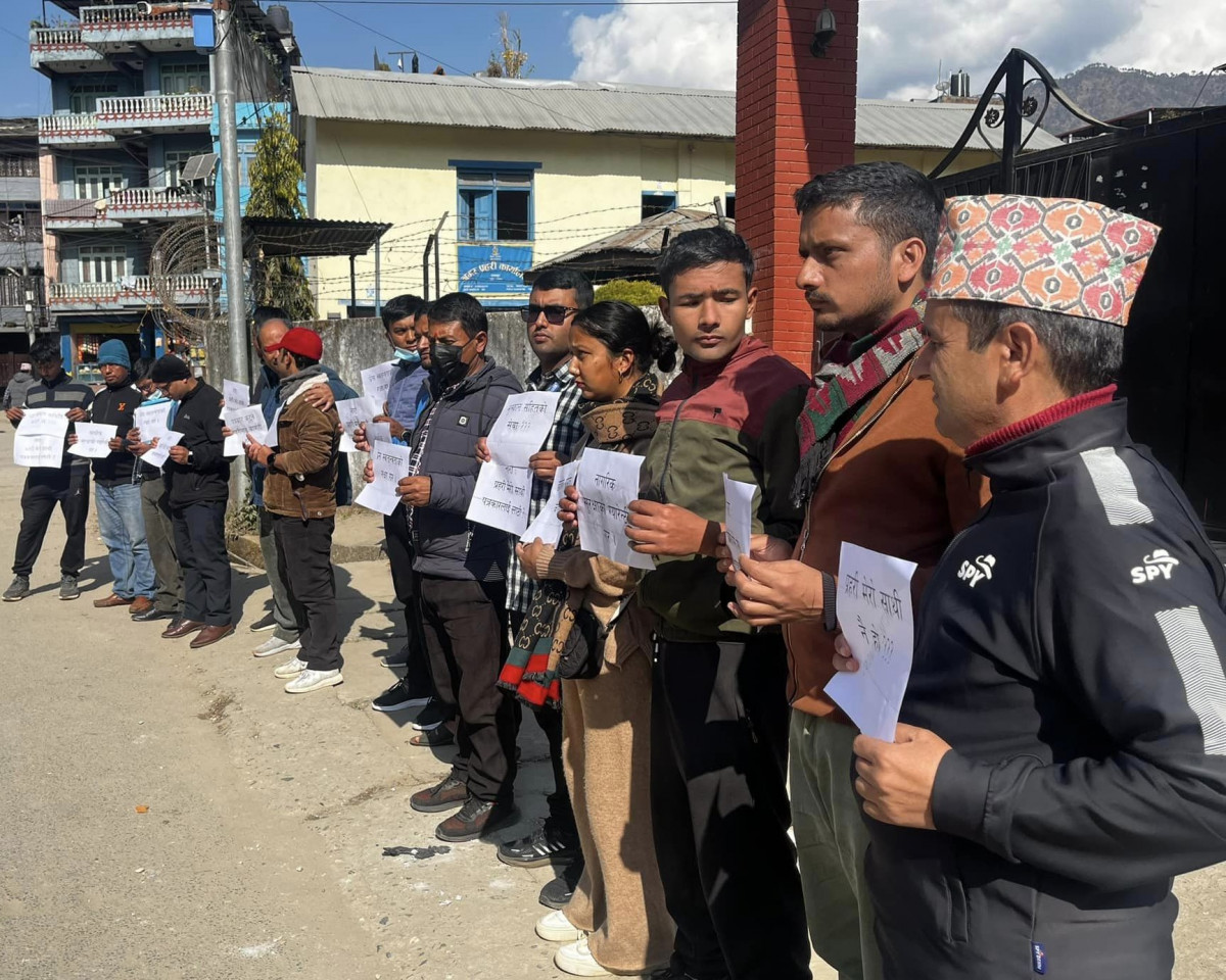 कारवाहीको माग गर्दै पत्रकारद्धारा प्रशासनमा धर्ना