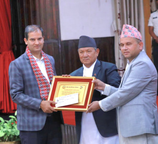 पत्रकार पौडेल ‘क्रियासिल पत्रकारिता पुरस्कार’बाट पुरस्कृत