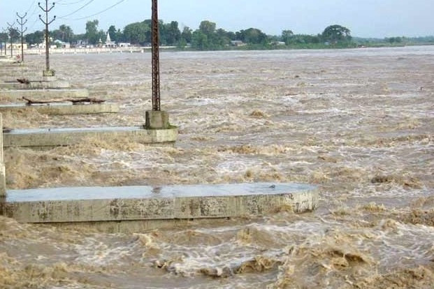 सप्तकोशी नदीमा पानीको बहाव उच्च, ब्यारेजको ५६ ढोकामध्ये २३ खोलियो